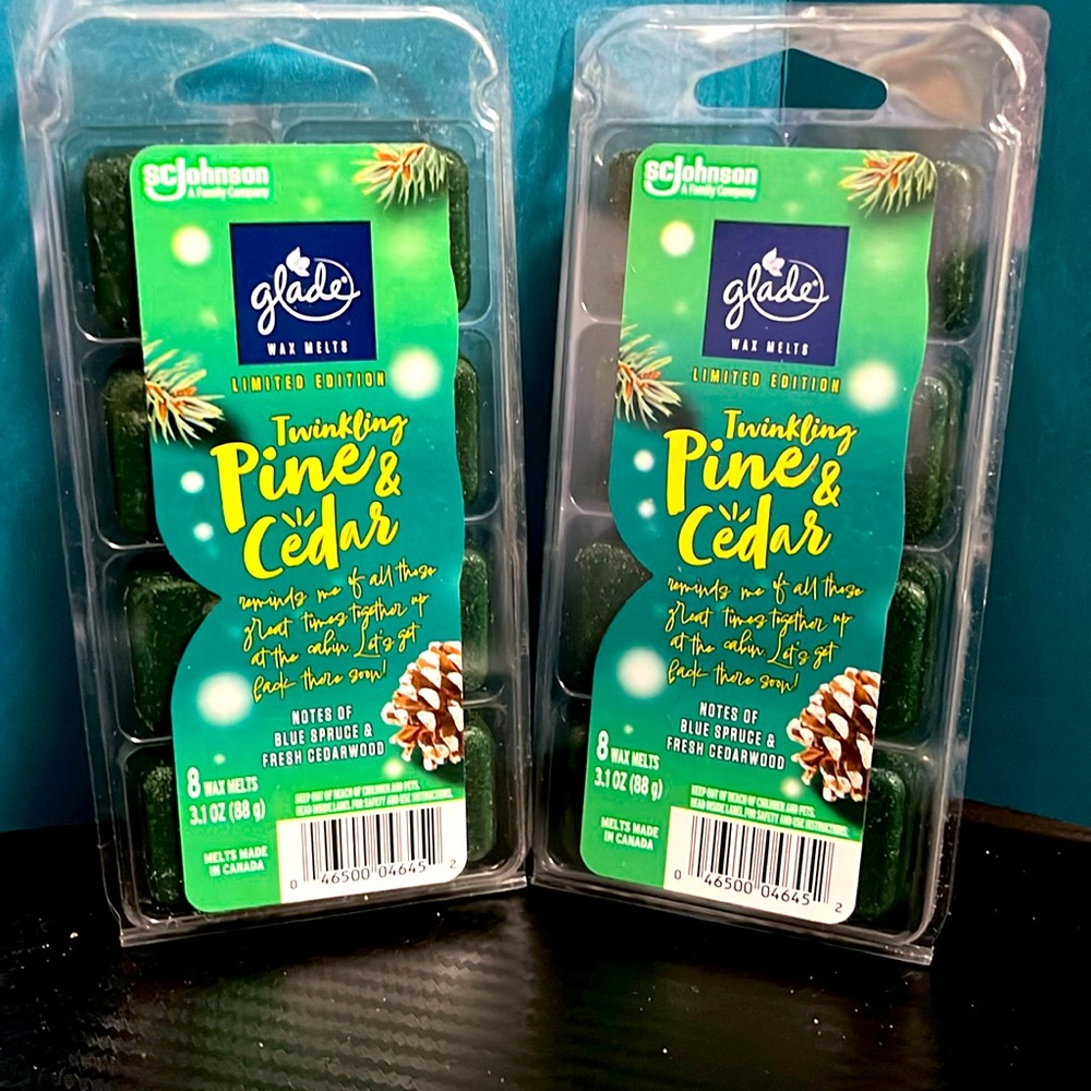 2X Glade Twinkling Pine & Cedar Wax Melts -  Total 16 Cubes NEW